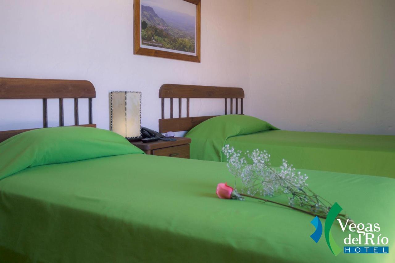 Hotel Vegas Del Rio Tamesis ภายนอก รูปภาพ