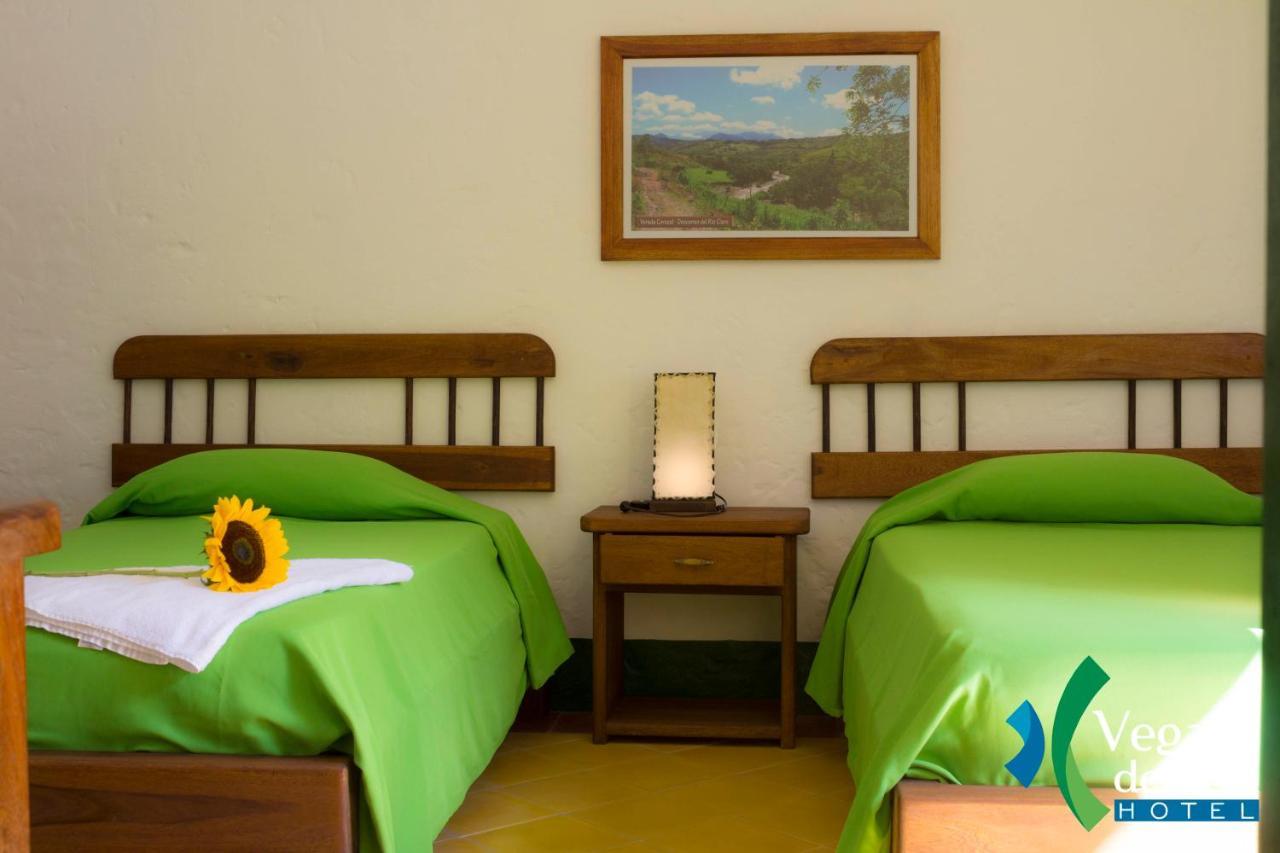 Hotel Vegas Del Rio Tamesis ภายนอก รูปภาพ